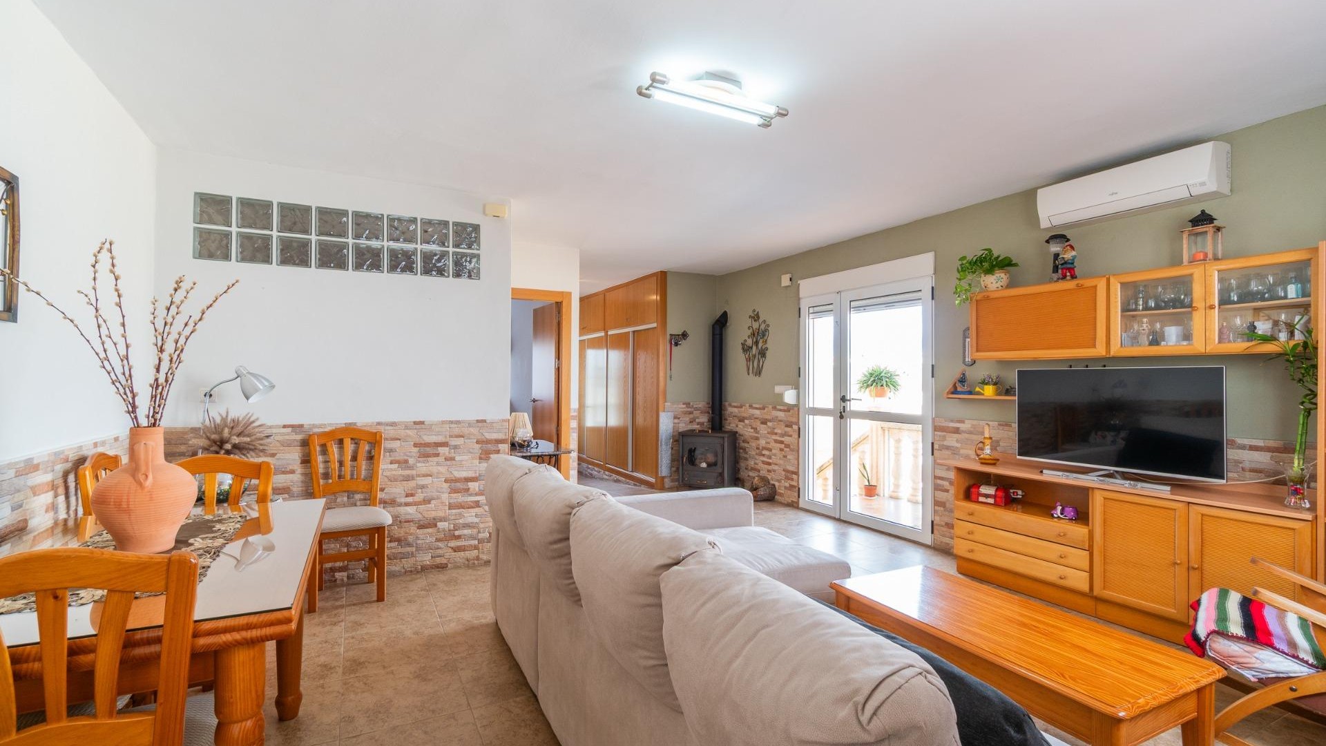 Sale - Town house -
Orihuela - Desamparados-Hurchillo-Torremendo