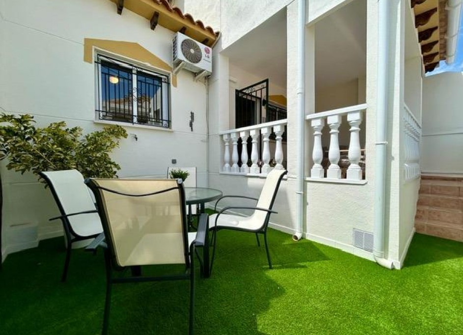 Sale - Town house -
Orihuela - Urbanización Perla del Mar