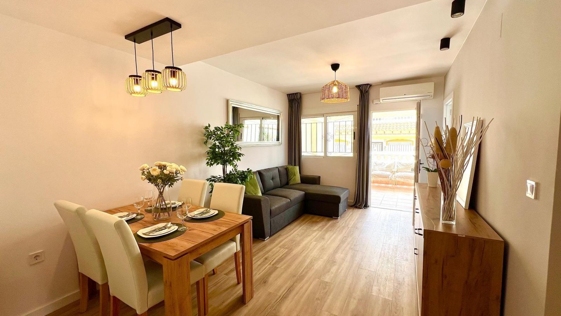 Sale - Town house -
Orihuela - Urbanización Perla del Mar