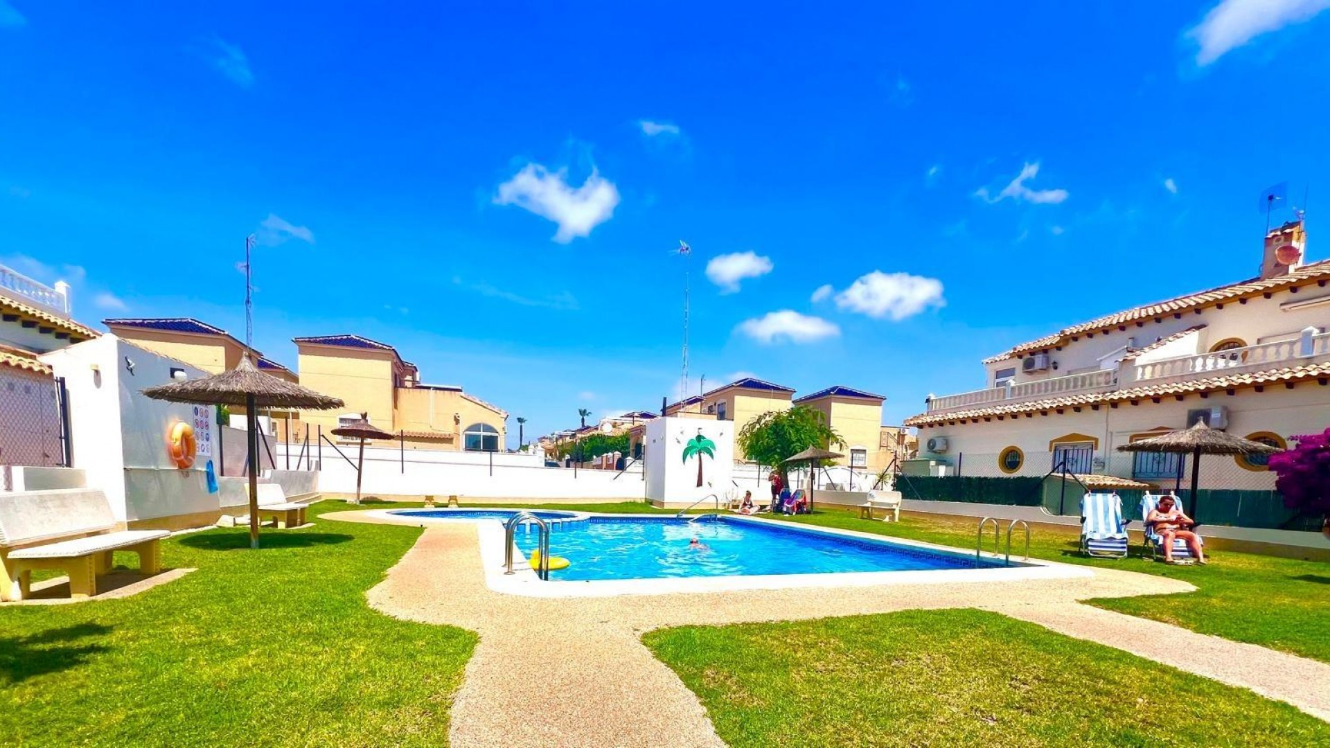 Sale - Town house -
Orihuela - Urbanización Perla del Mar