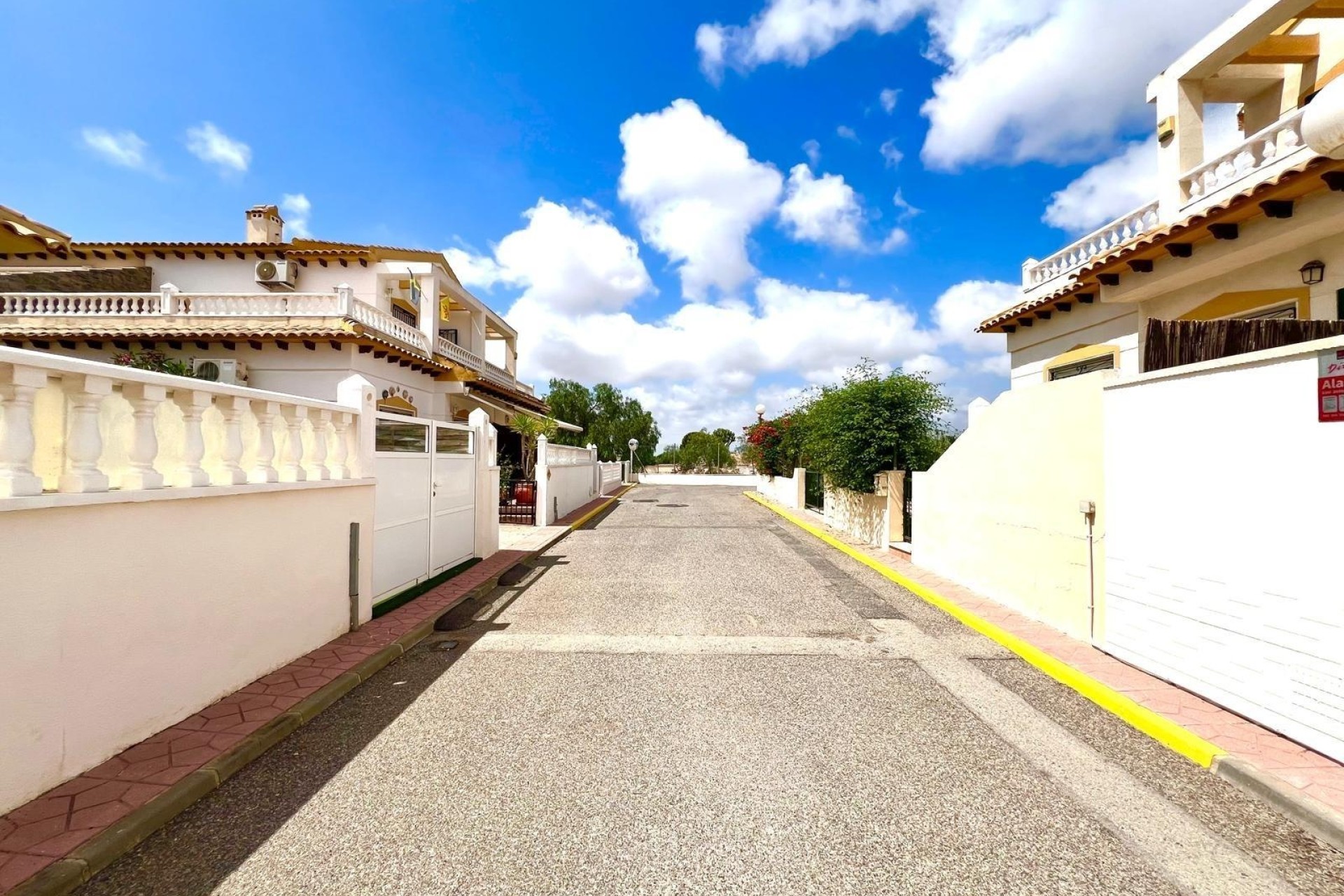 Sale - Town house -
Orihuela - Urbanización Perla del Mar