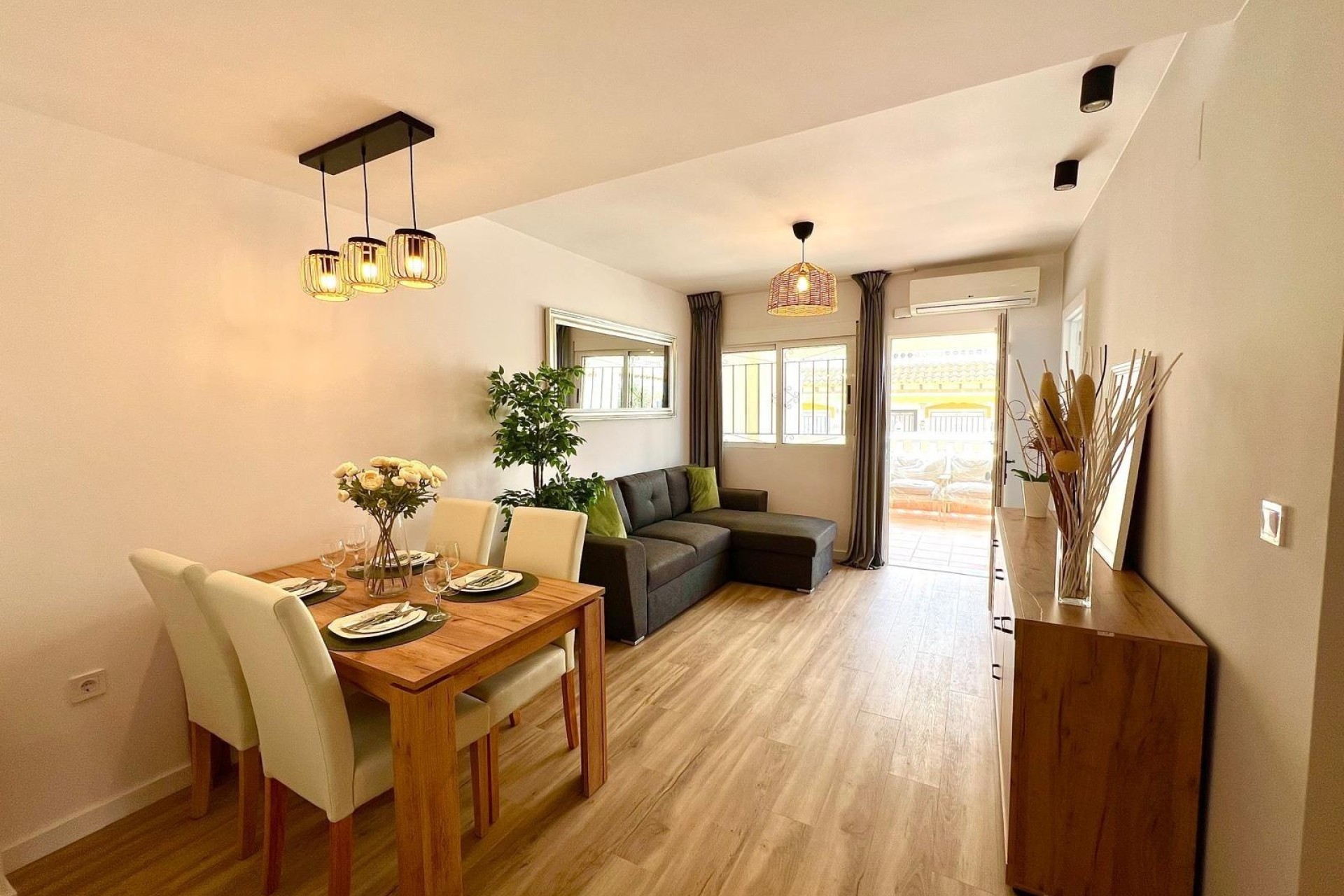 Sale - Town house -
Orihuela - Urbanización Perla del Mar