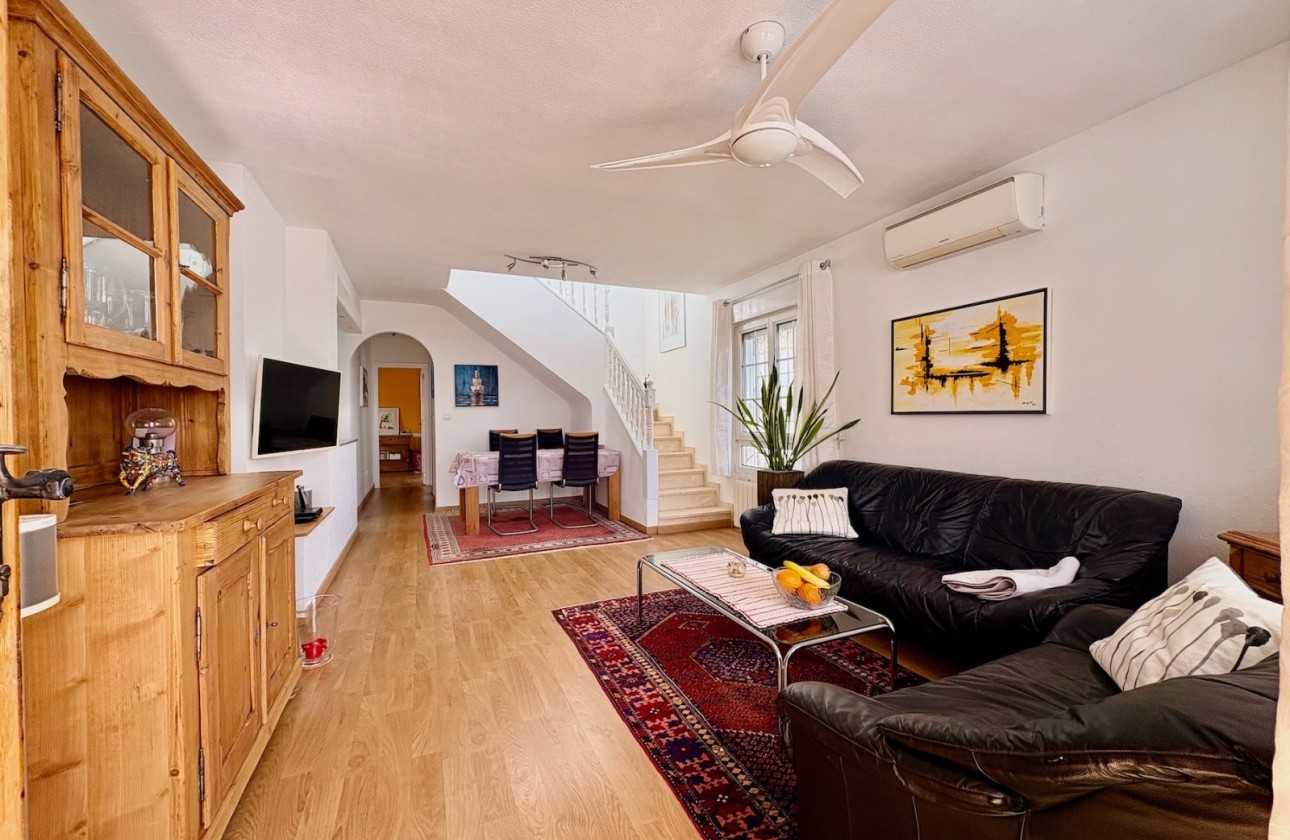 Sale - Town house -
Orihuela - Villamartin