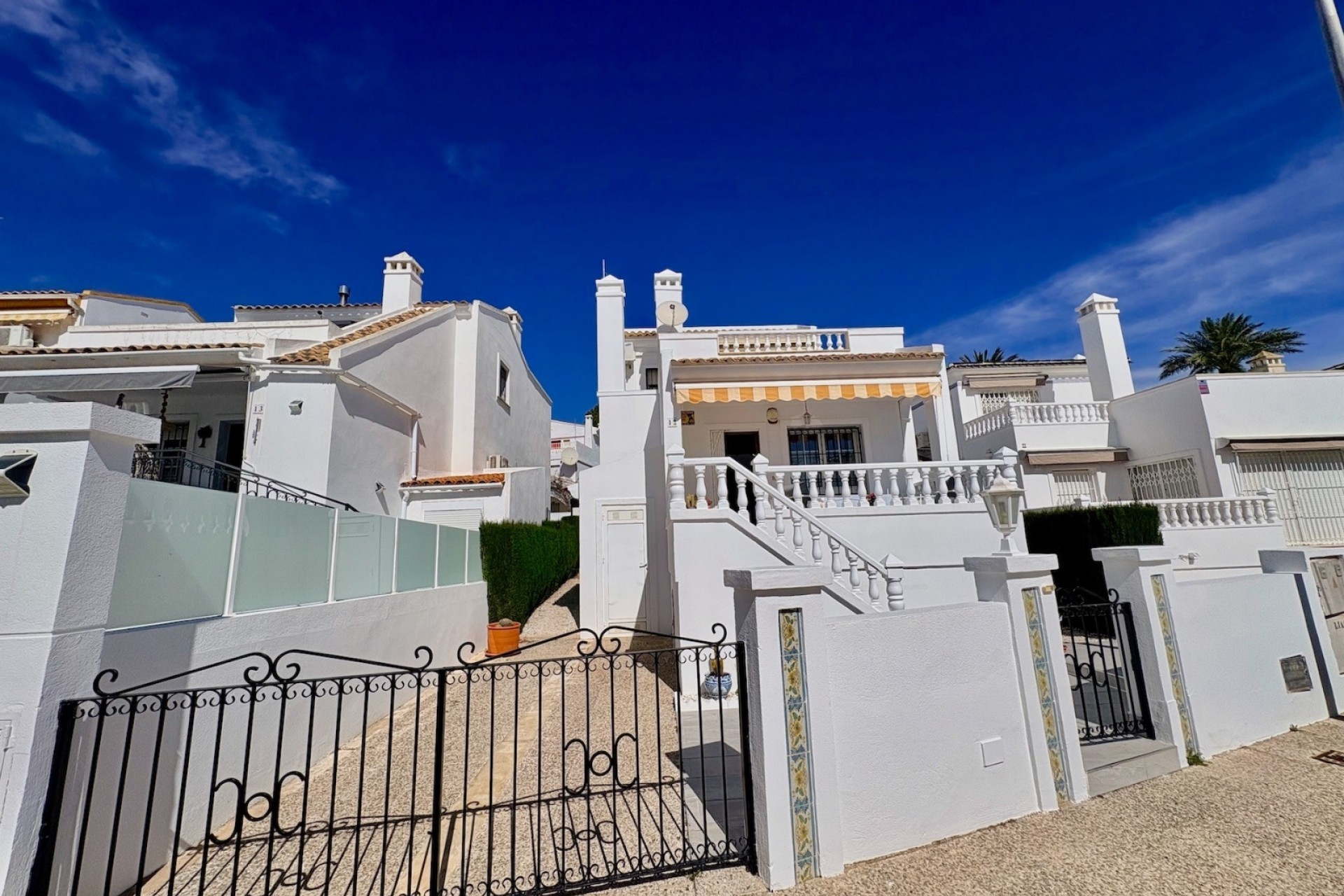Sale - Town house -
Orihuela - Villamartin