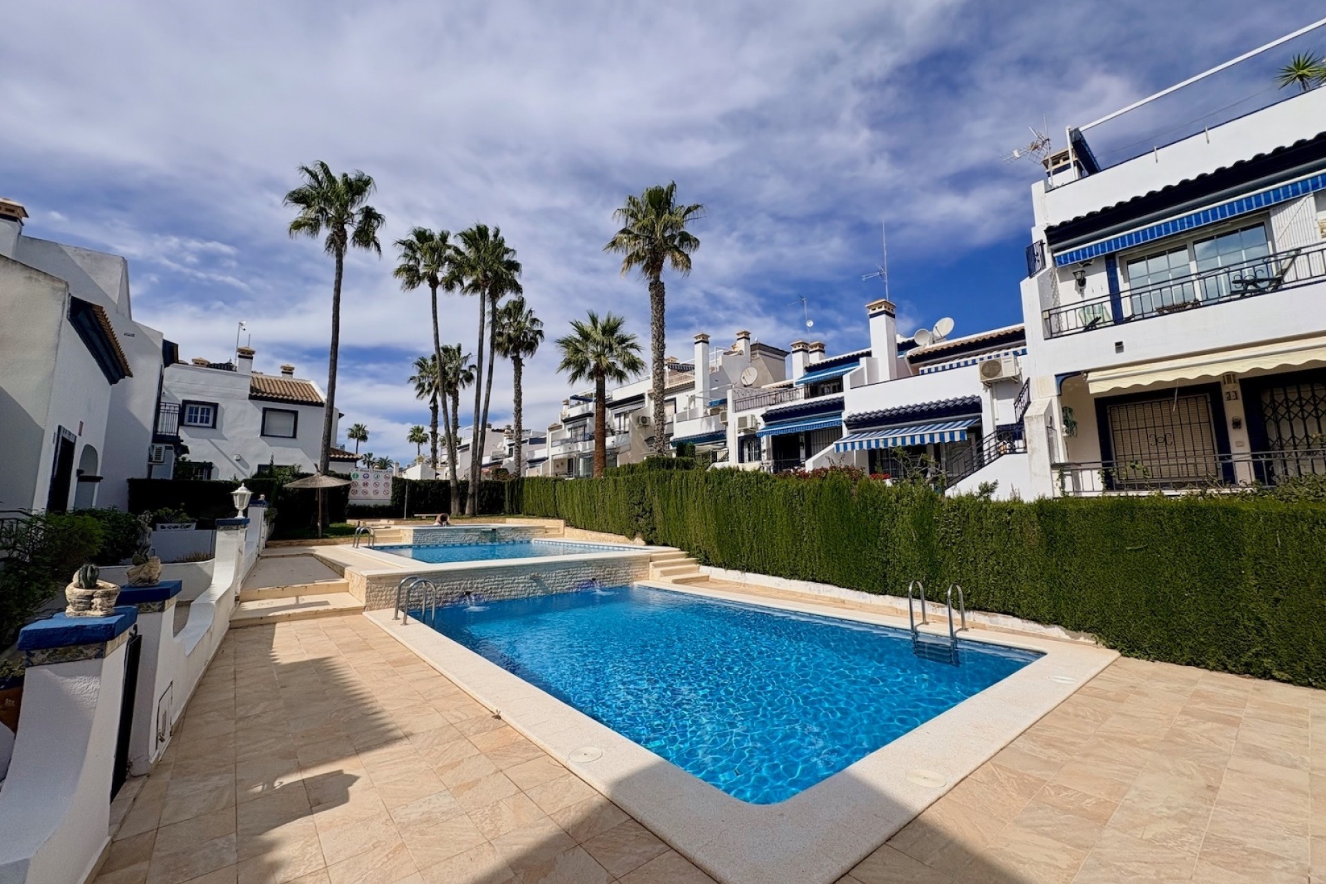 Sale - Town house -
Orihuela - Villamartin
