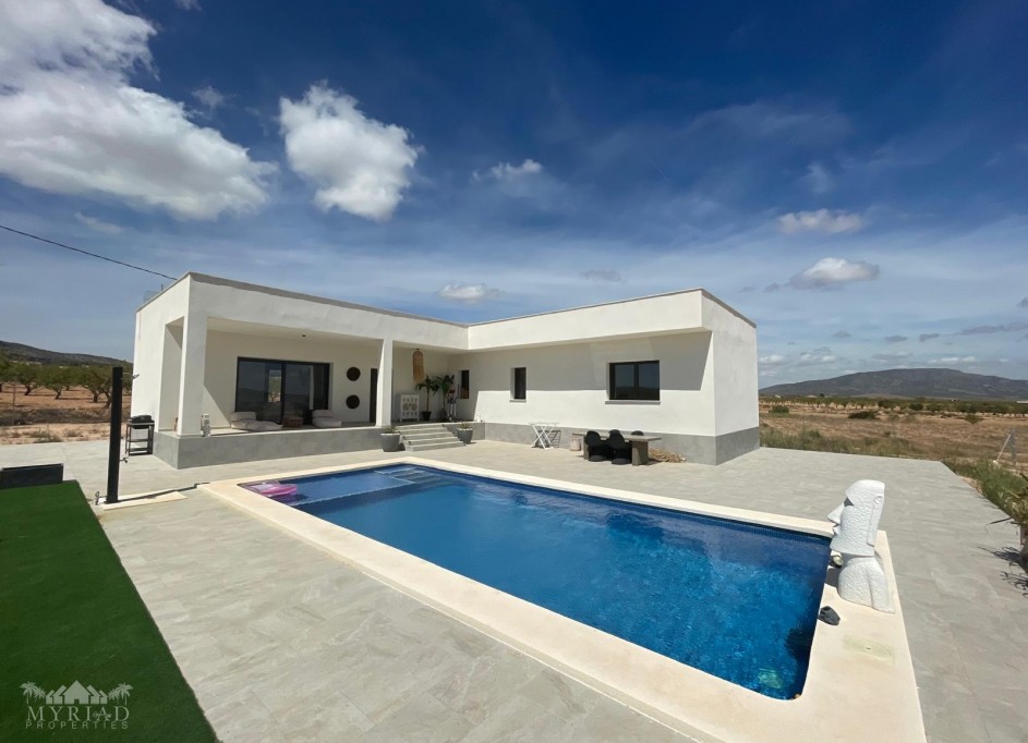 Sale - Town house -
Pinoso - Pinoso Alicante