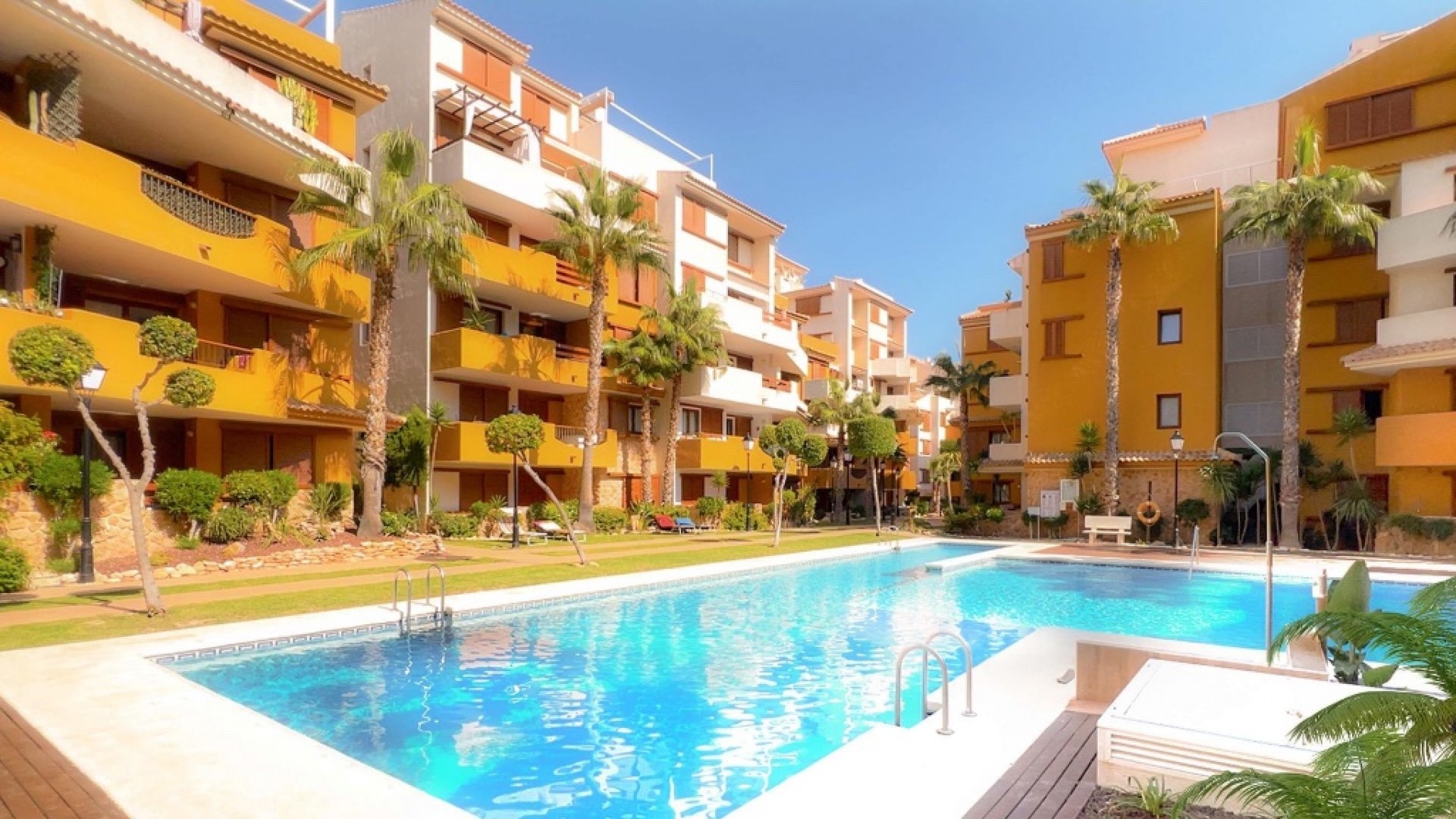 Sale - Town house -
Punta Prima