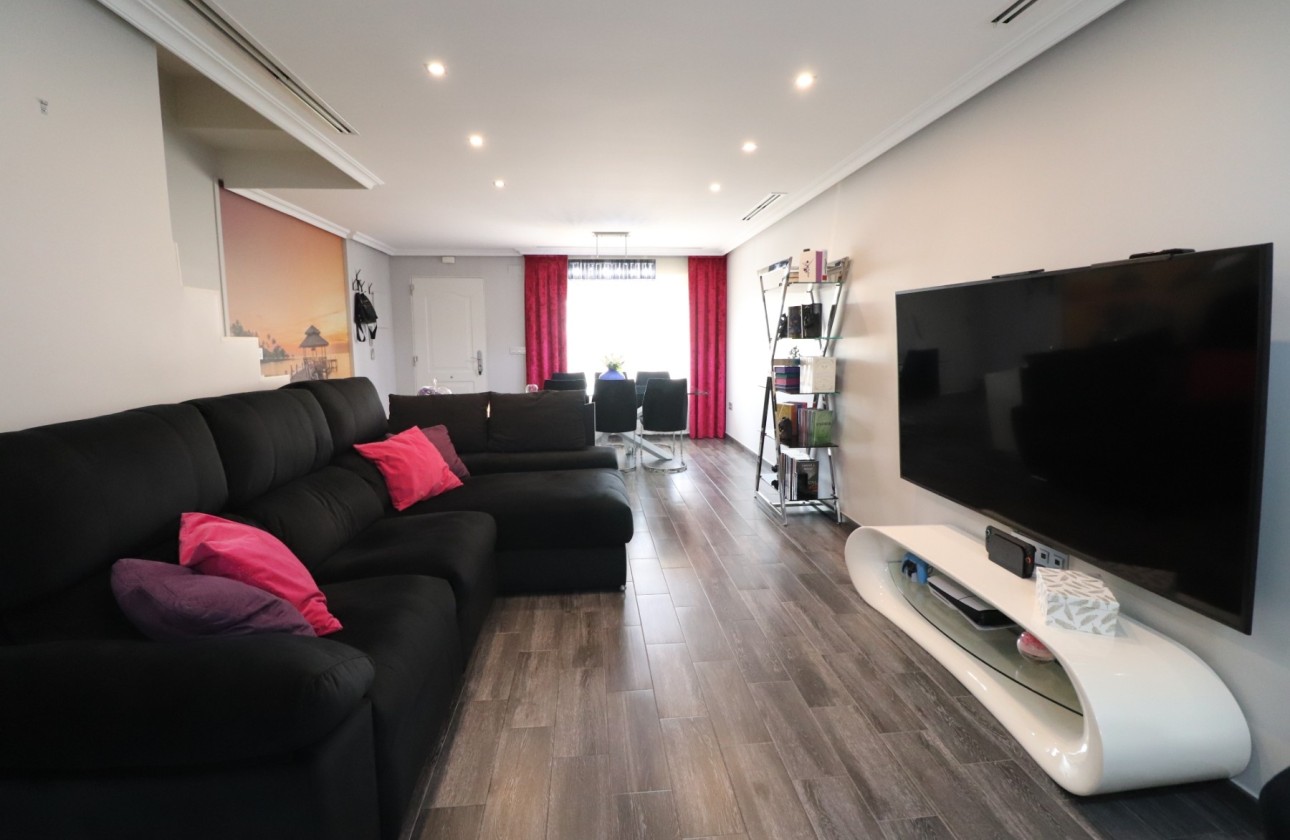 Sale - Town house -
Redovan - Redovan - Town