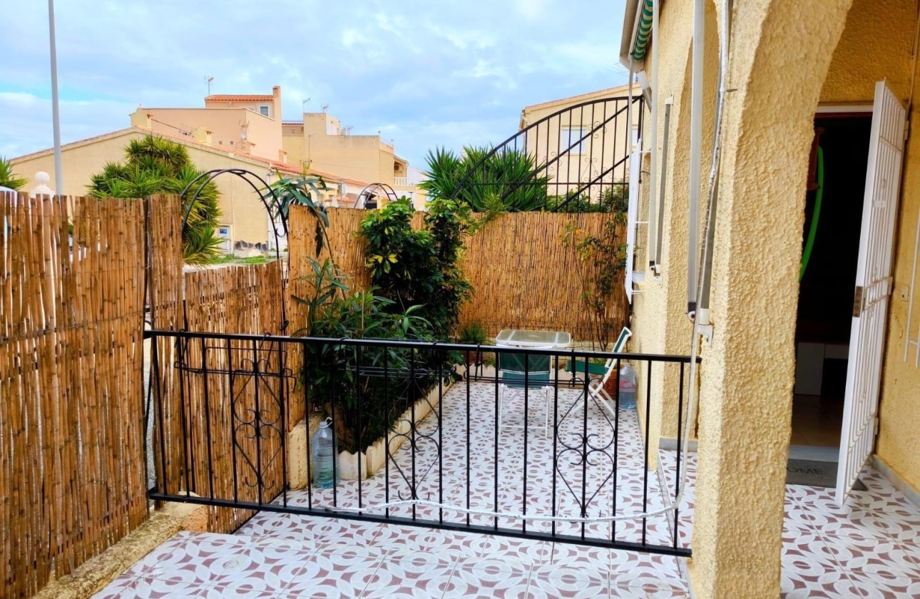 Sale - Town house -
San Fulgencio - La Marina - Urb. La Marina