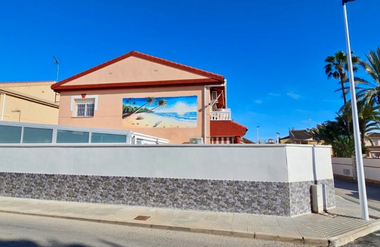 Sale - Town house -
San Javier