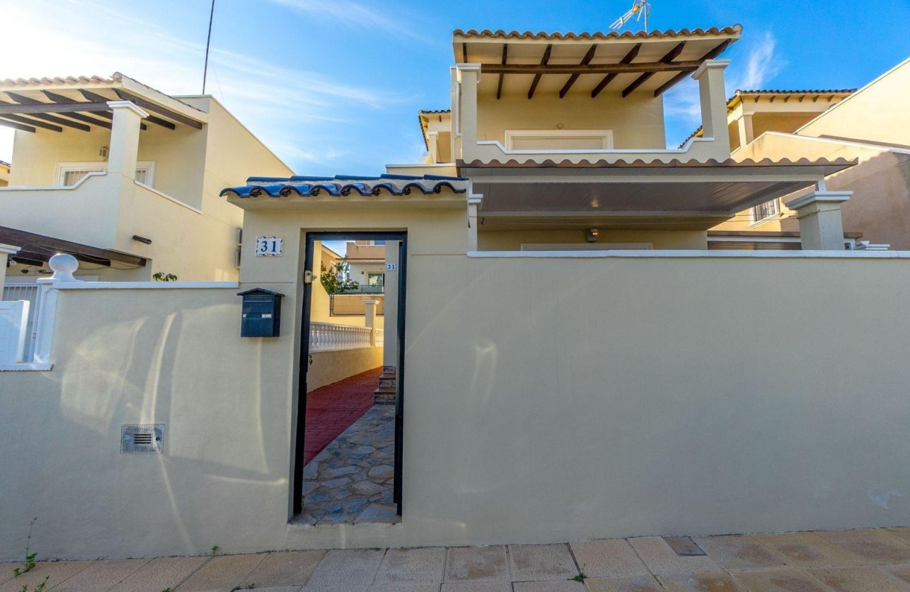 Sale - Town house -
San Miguel de Salinas - El galan