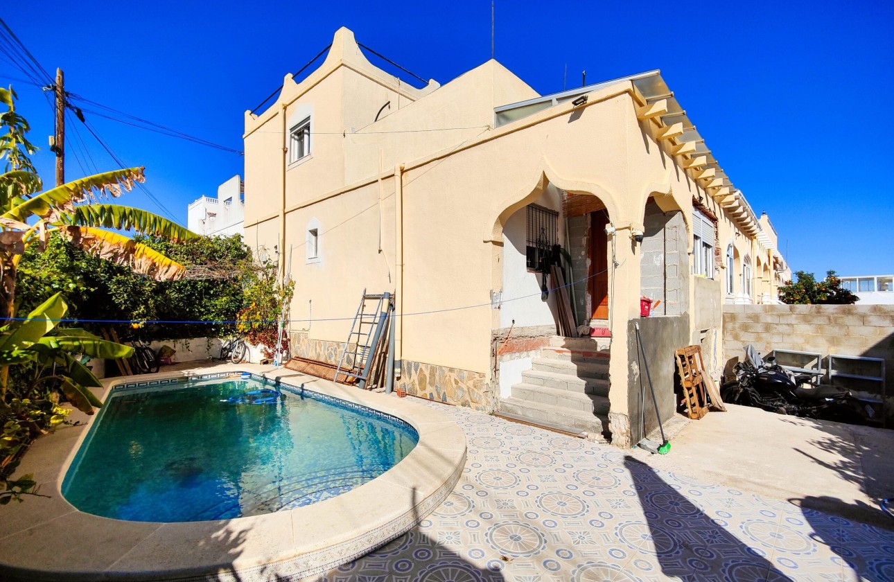 Sale - Town house -
San Miguel de Salinas - Inland