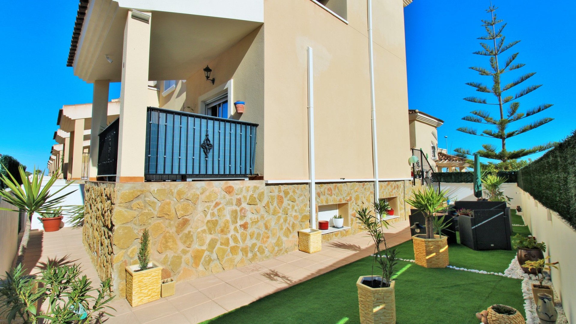 Sale - Town house -
San Miguel de Salinas