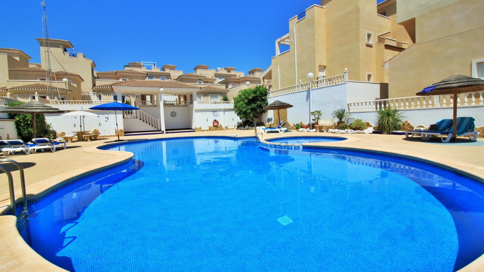 Sale - Town house -
San Miguel de Salinas