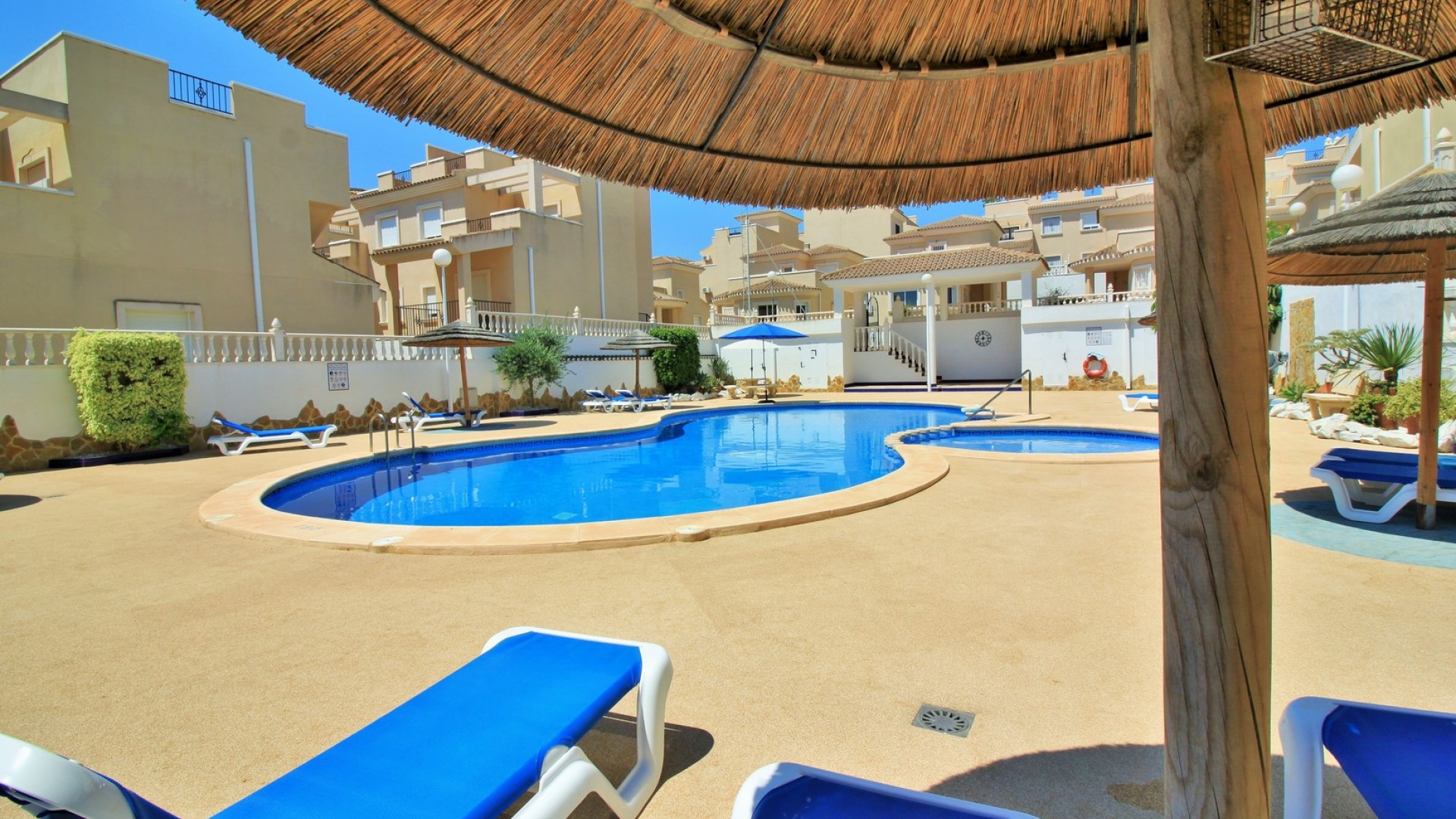 Sale - Town house -
San Miguel de Salinas