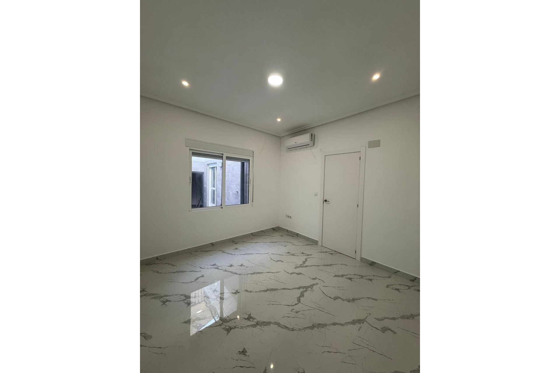 Sale - Town house -
San Pedro del Pinatar - San Pedro Del Pinatar Centro