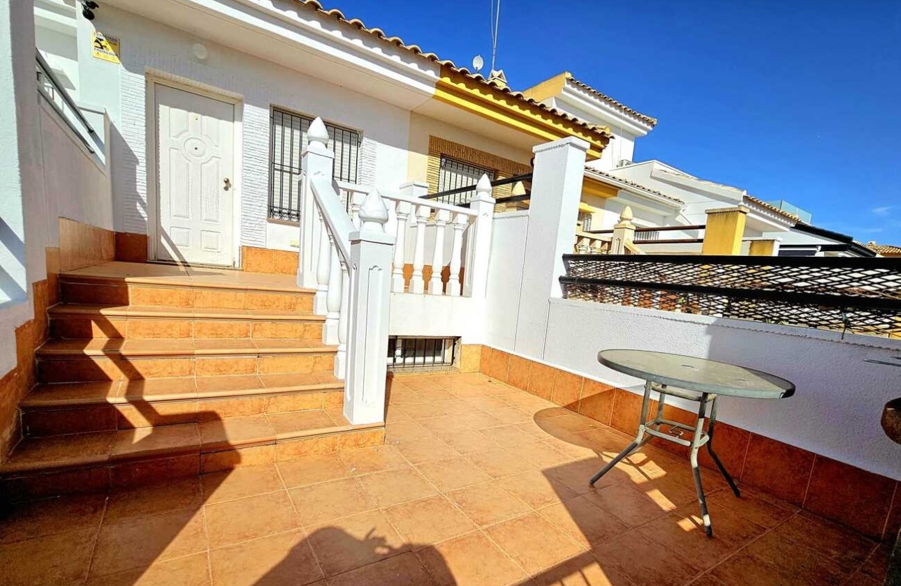 Sale - Town house -
Sucina