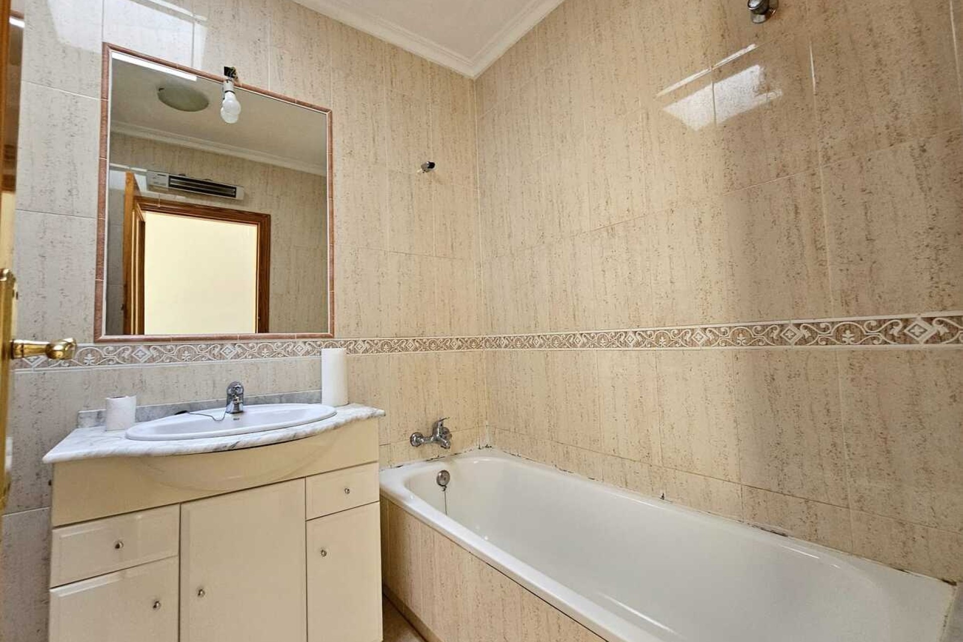 Sale - Town house -
Sucina