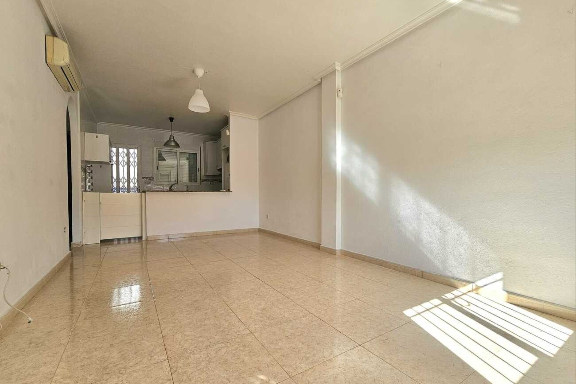 Sale - Town house -
Sucina