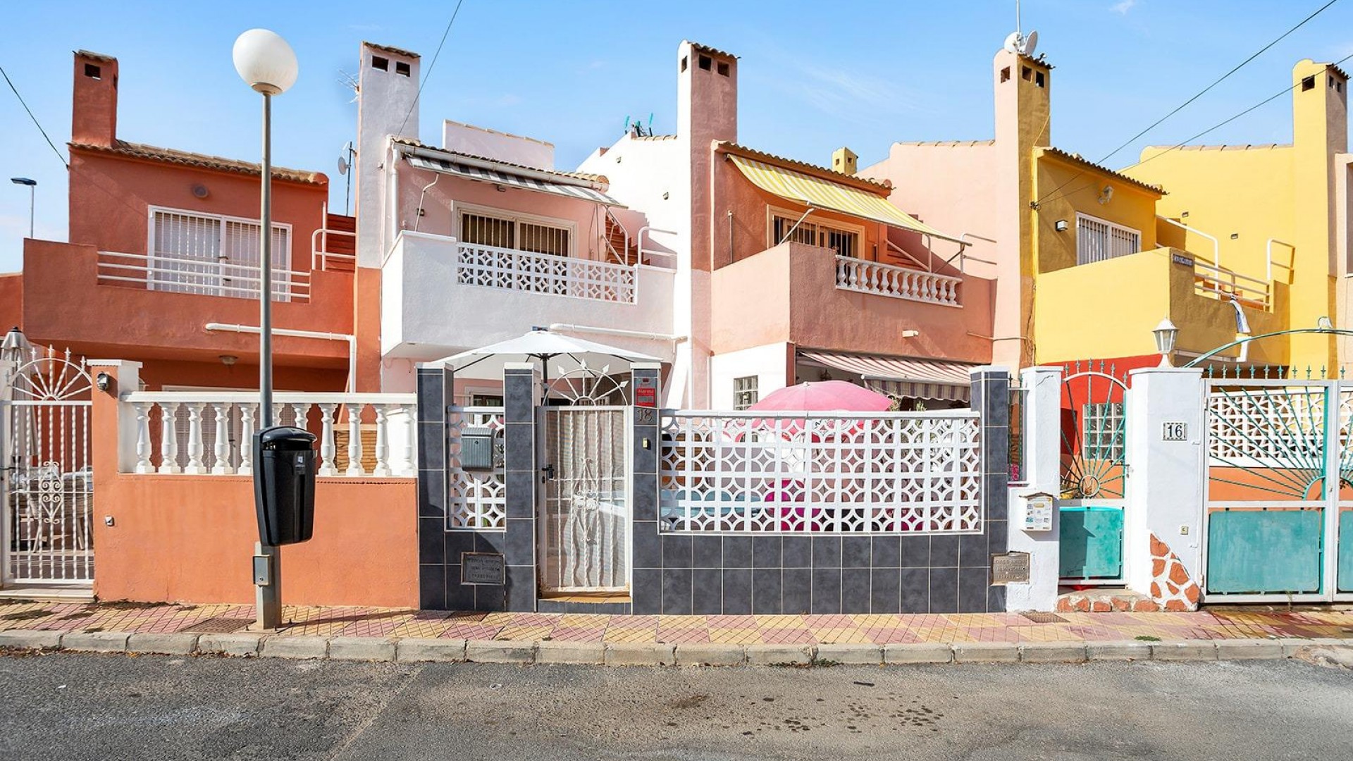 Sale - Town house -
Torrevieja - Aguas nuevas 1