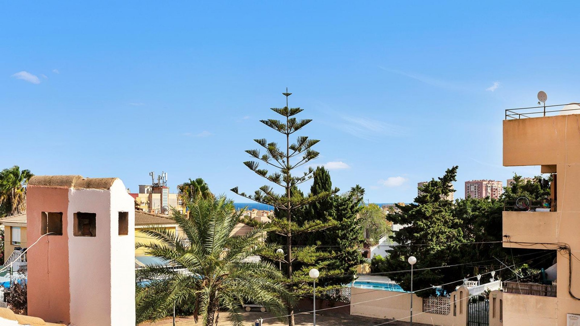 Sale - Town house -
Torrevieja - Aguas nuevas 1