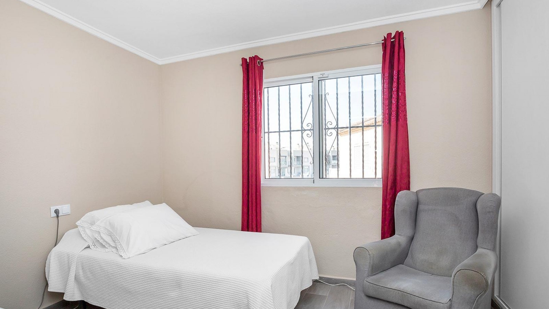 Sale - Town house -
Torrevieja - Aguas nuevas 1