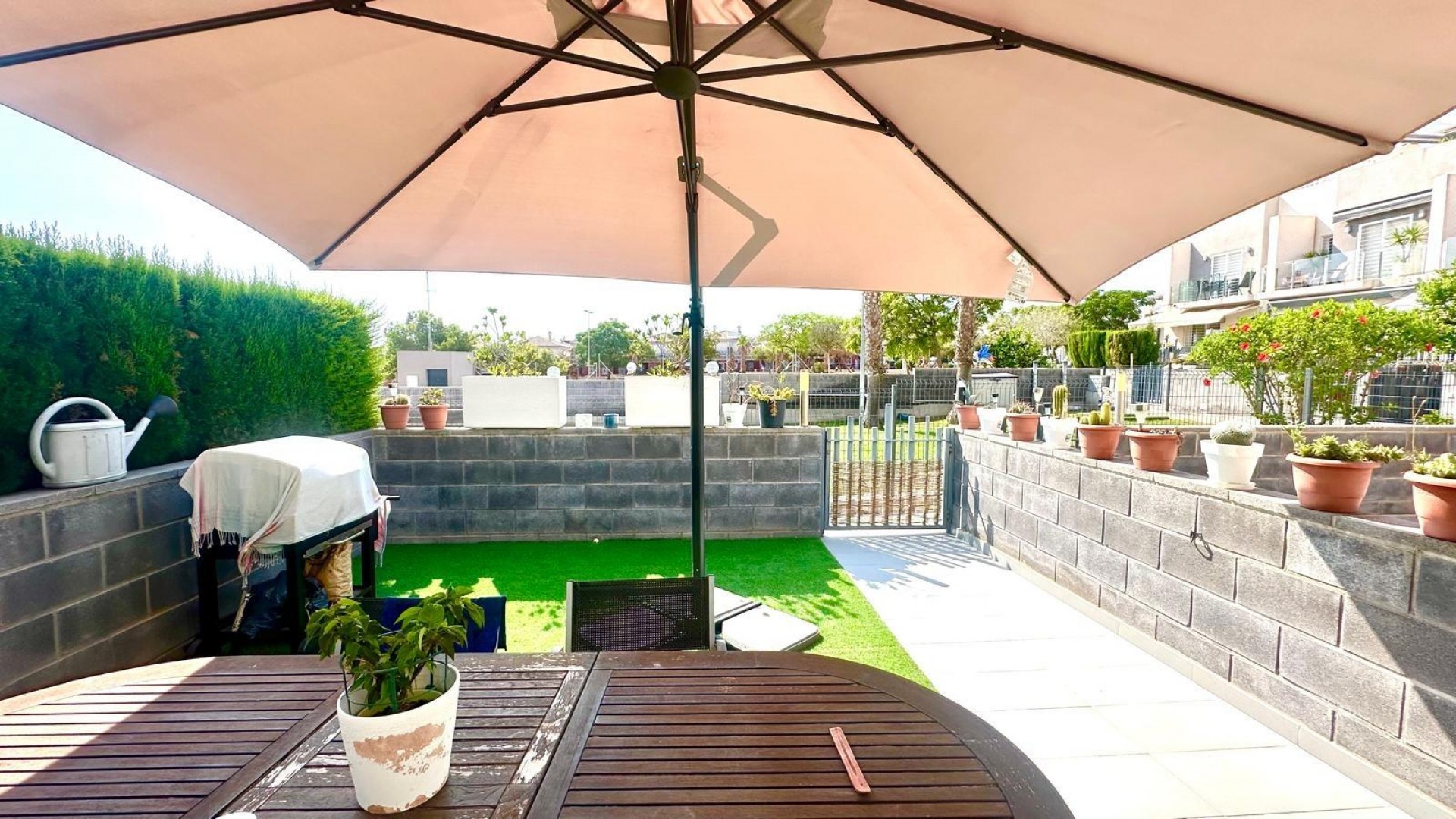 Sale - Town house -
Torrevieja - Aguas Nuevas