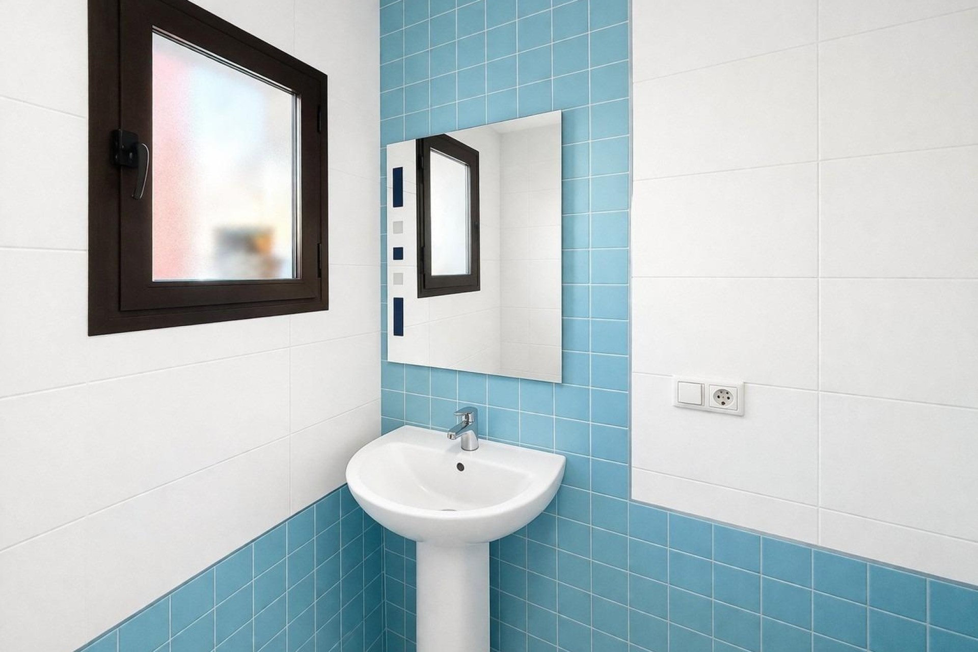 Sale - Town house -
Torrevieja - Aguas Nuevas