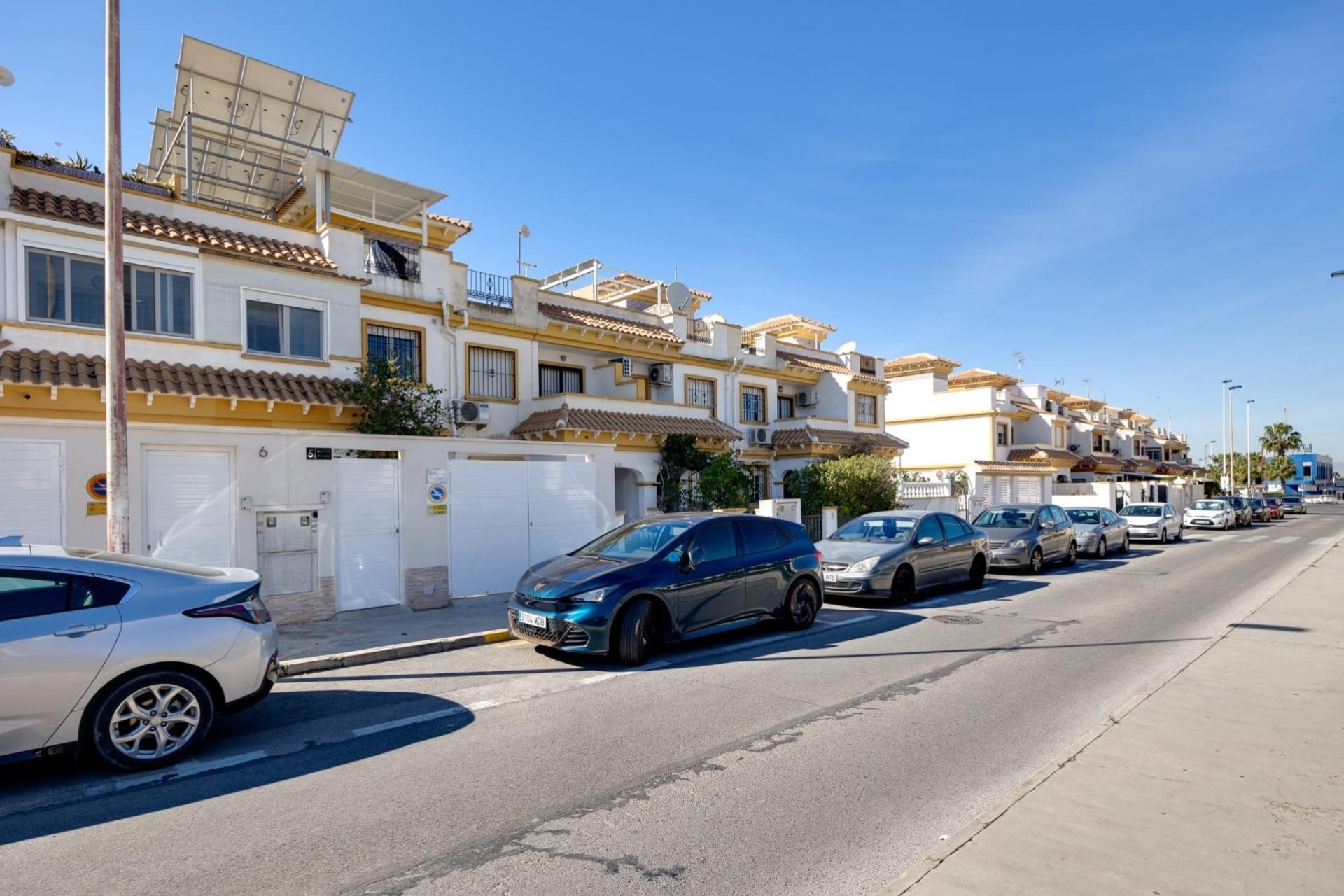 Sale - Town house -
Torrevieja - Aguas Nuevas
