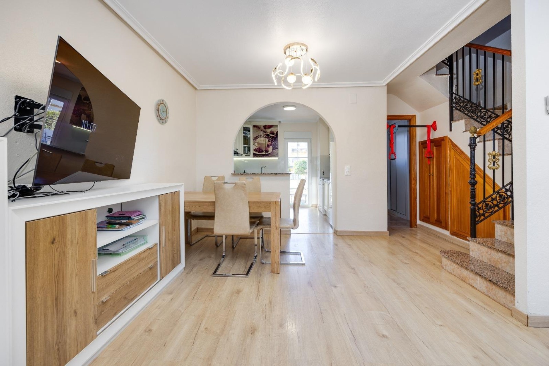 Sale - Town house -
Torrevieja - Aguas Nuevas