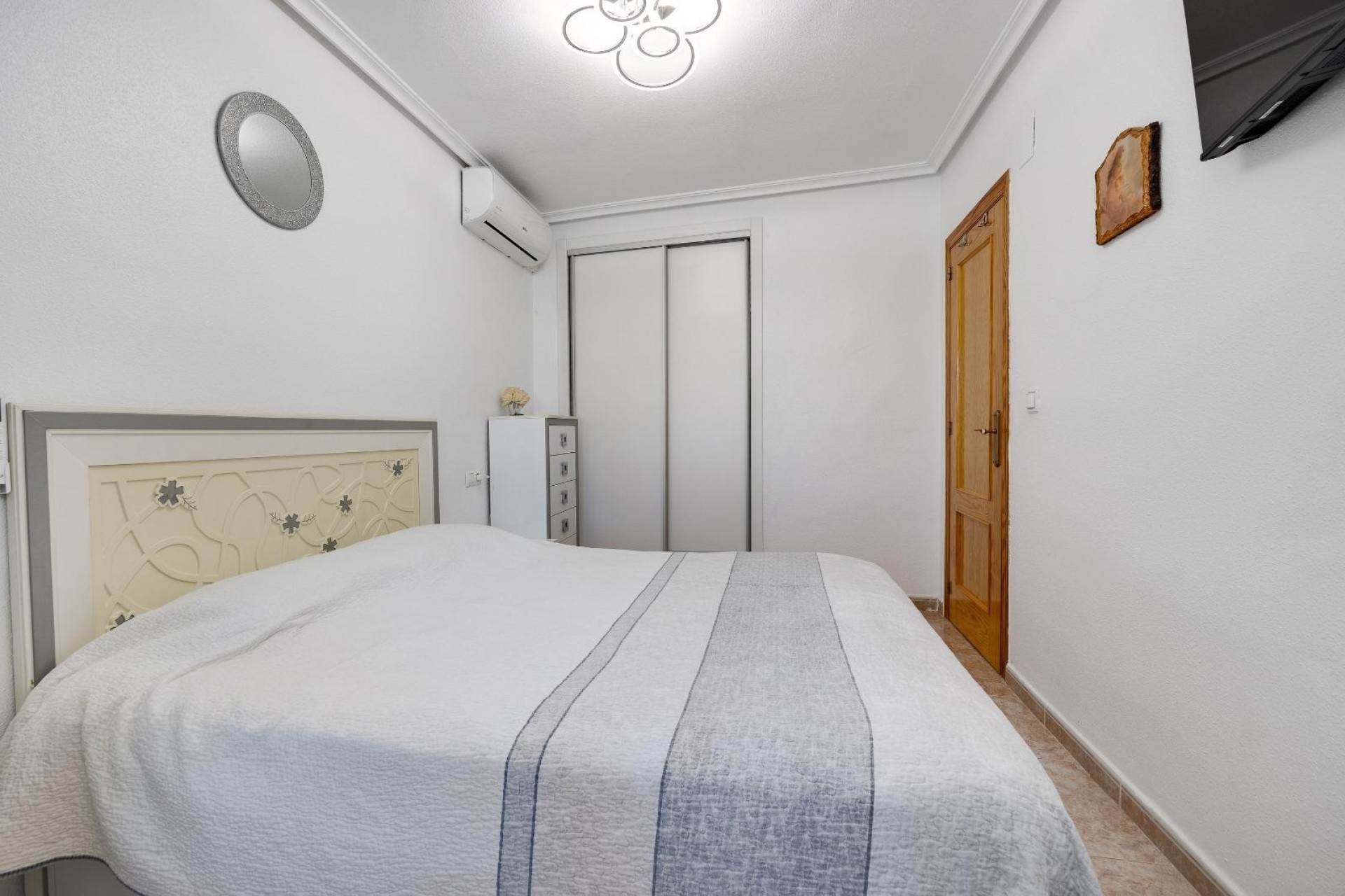 Sale - Town house -
Torrevieja - Aguas Nuevas