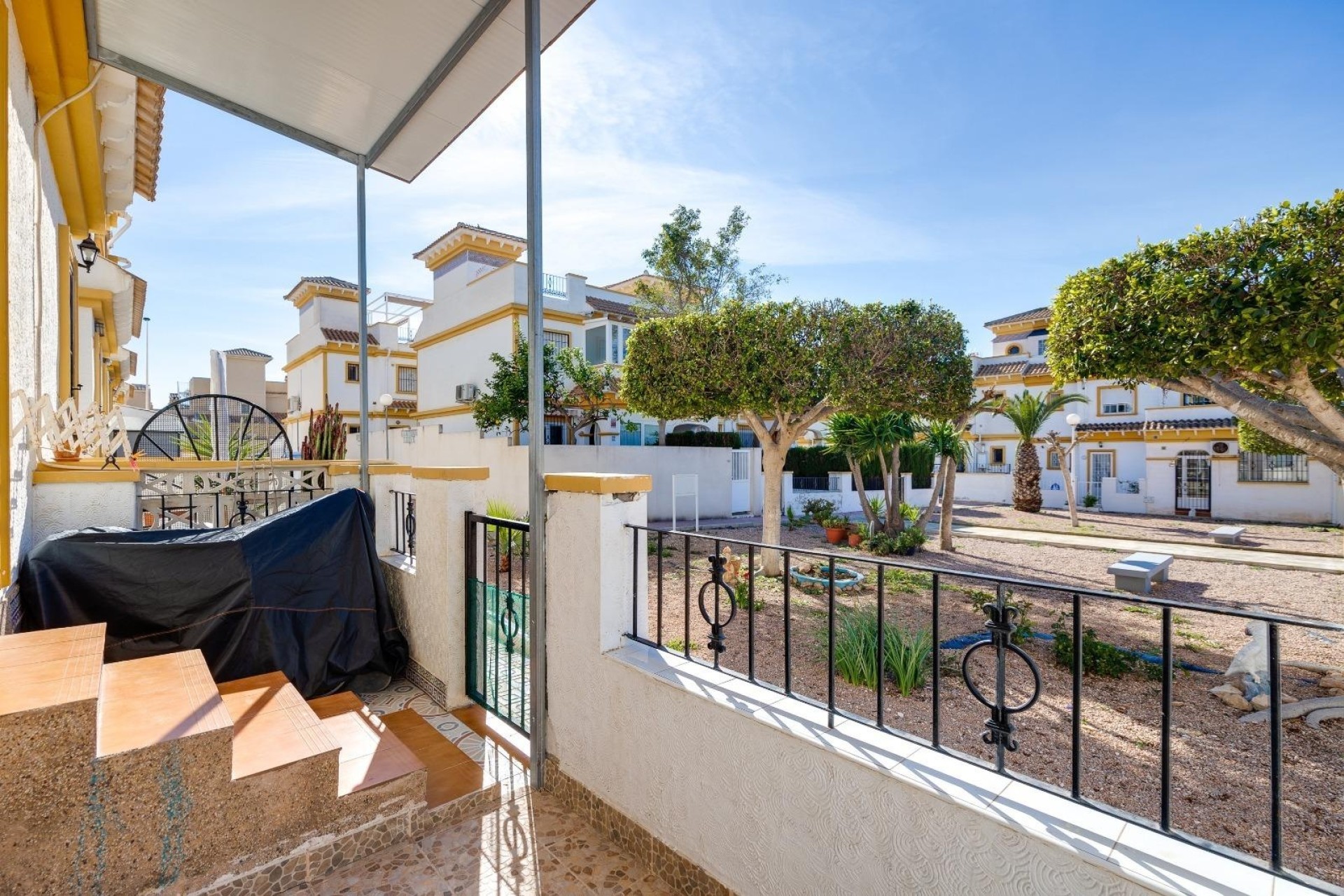 Sale - Town house -
Torrevieja - Aguas Nuevas