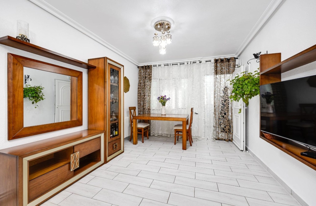 Sale - Town house -
Torrevieja - Calas blanca