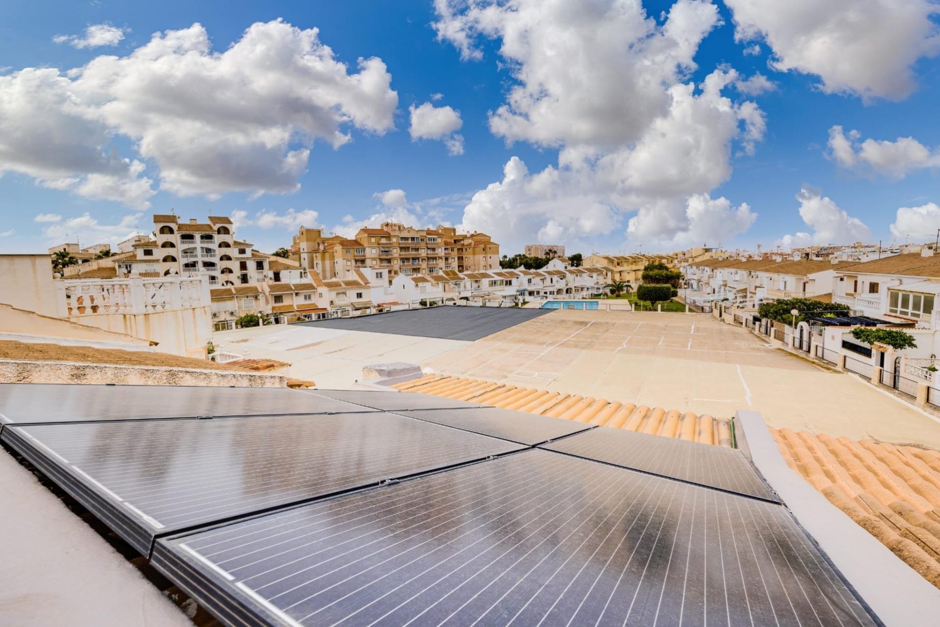 Sale - Town house -
Torrevieja - Calas blanca