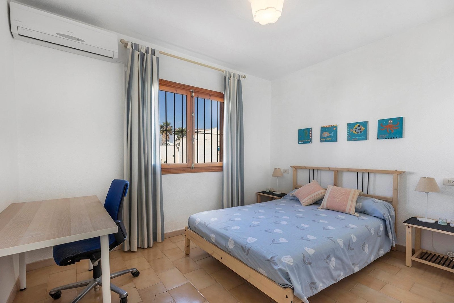 Sale - Town house -
Torrevieja - Calas blanca