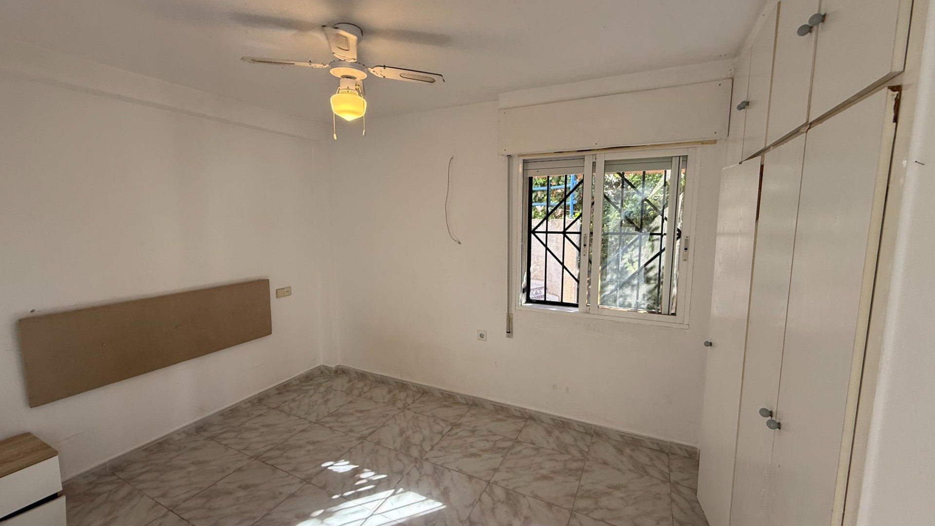 Sale - Town house -
Torrevieja - Carrefour