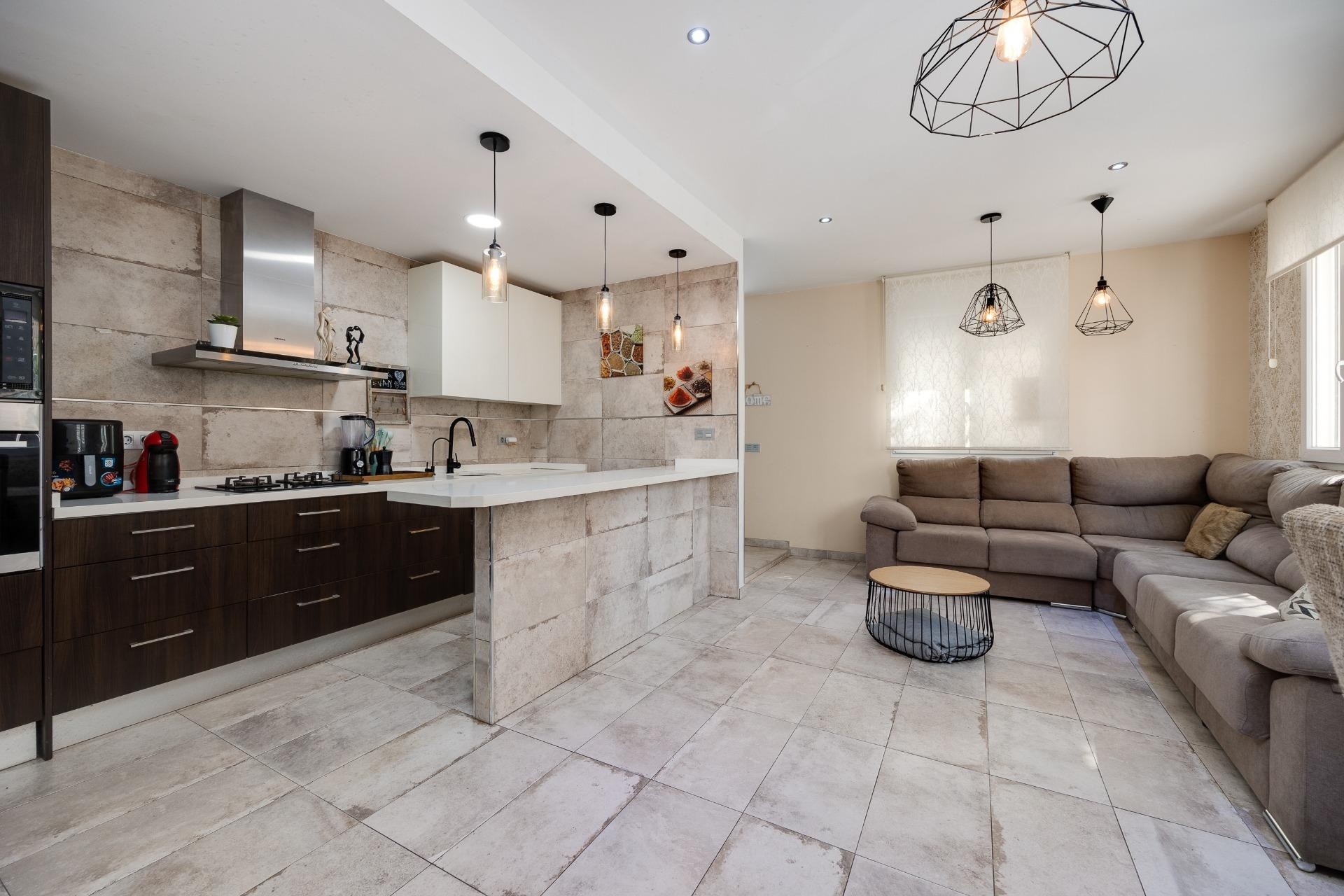 Sale - Town house -
Torrevieja - Center