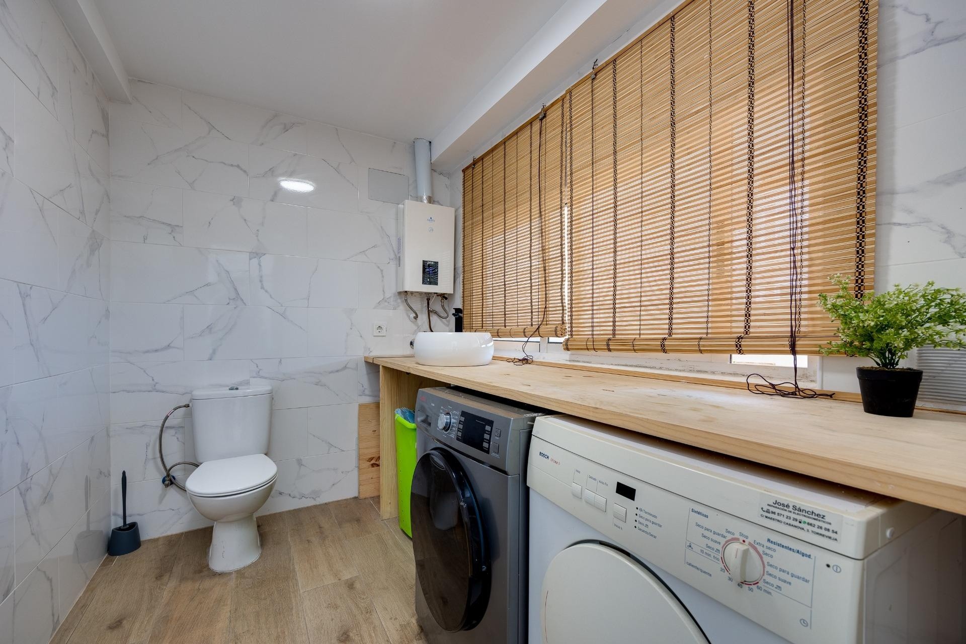 Sale - Town house -
Torrevieja - Center