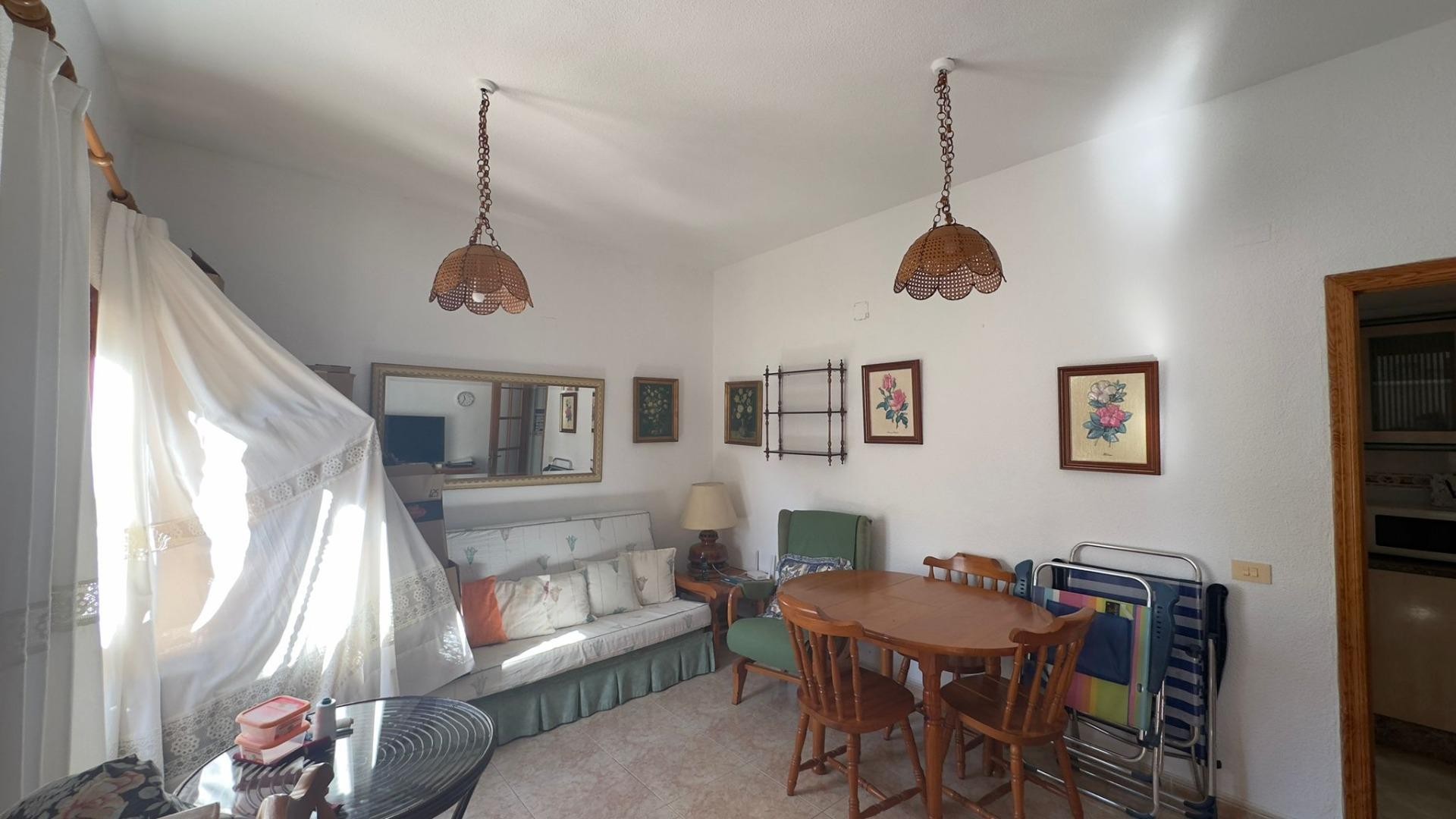 Sale - Town house -
Torrevieja - Centro