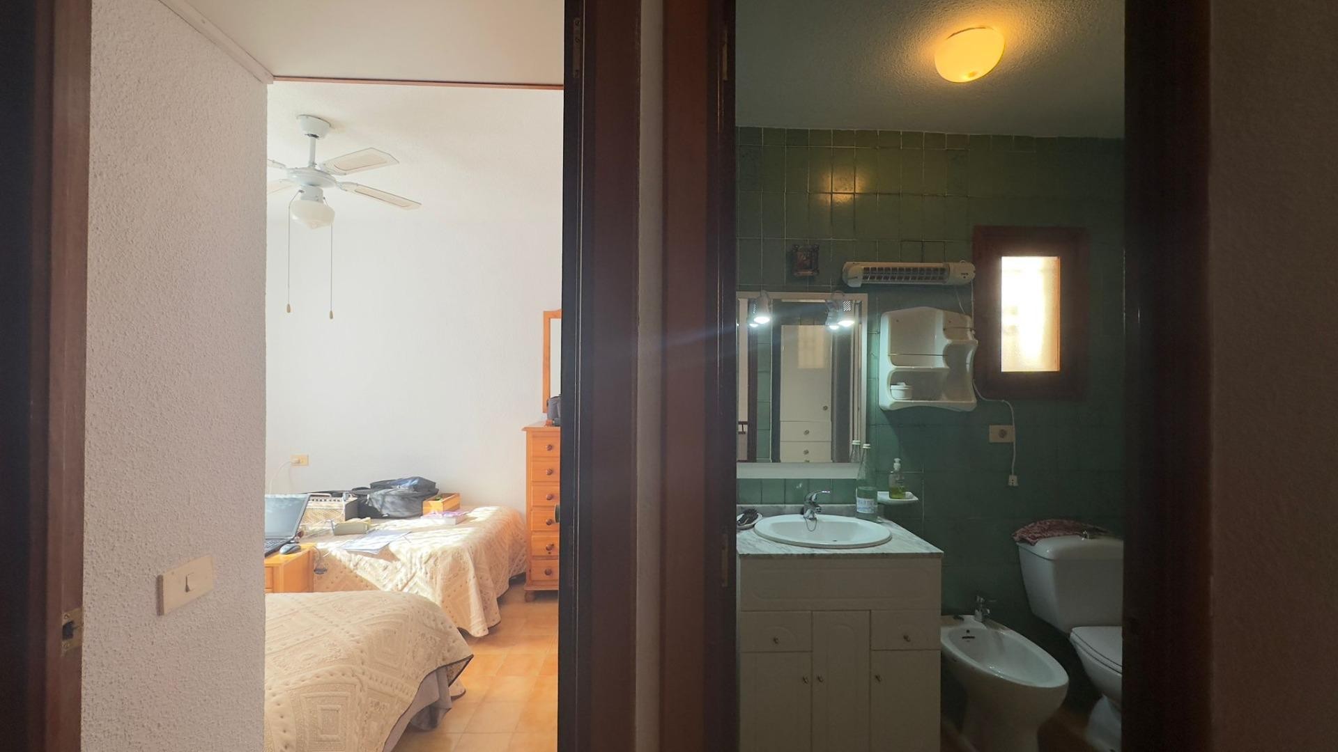 Sale - Town house -
Torrevieja - Centro