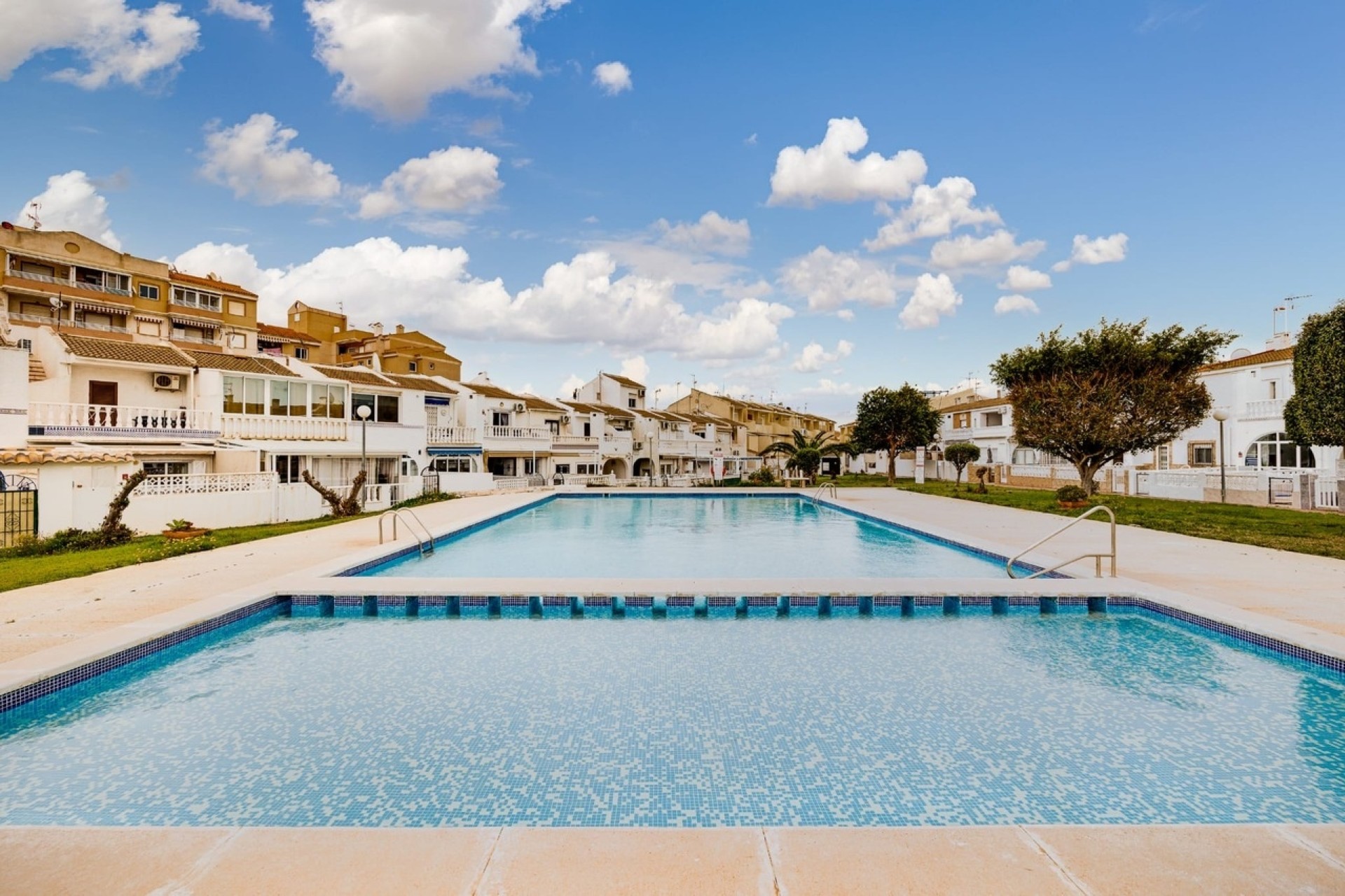 Sale - Town house -
Torrevieja - Costa Blanca