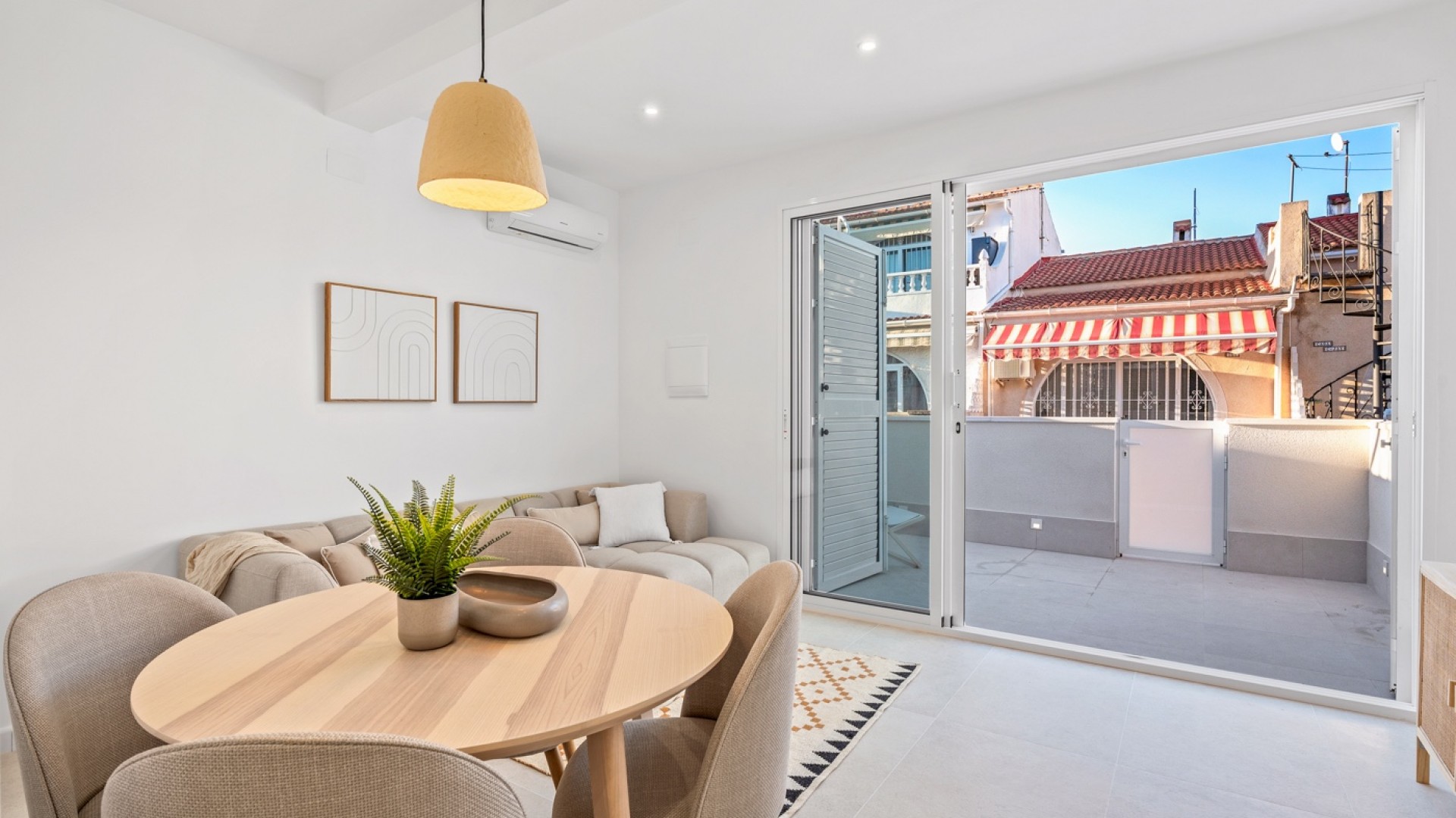 Sale - Town house -
Torrevieja - El chaparral