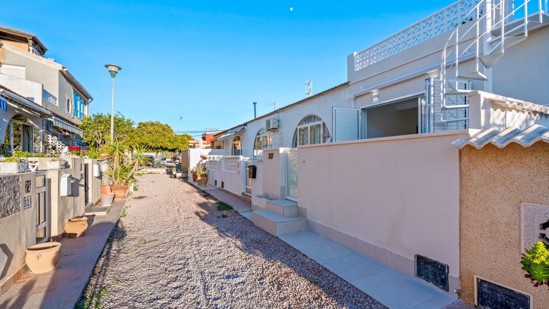 Sale - Town house -
Torrevieja - El chaparral