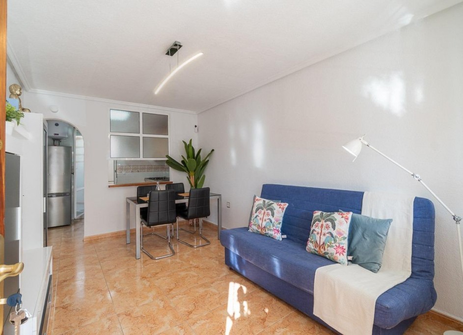 Sale - Town house -
Torrevieja - El limonar