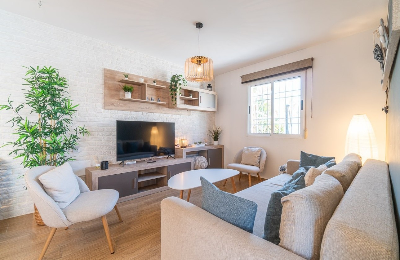 Sale - Town house -
Torrevieja - El Limonar