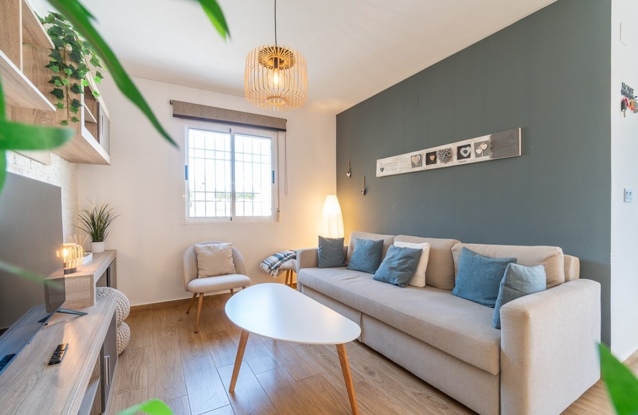 Sale - Town house -
Torrevieja - El Limonar