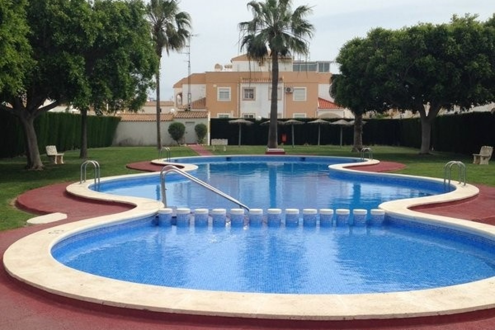 Sale - Town house -
Torrevieja - El Limonar