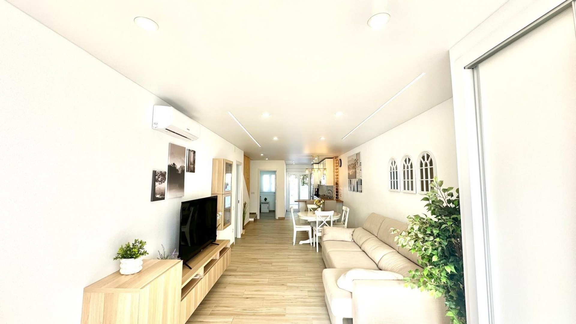 Sale - Town house -
Torrevieja - Estacion de autobuses