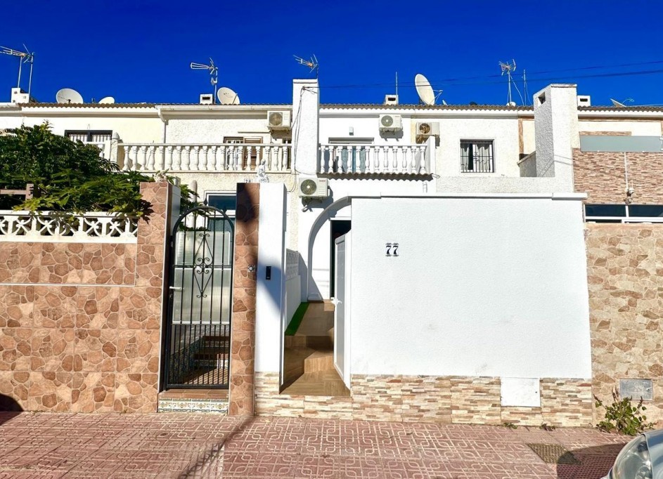 Sale - Town house -
Torrevieja - Estacion de autobuses