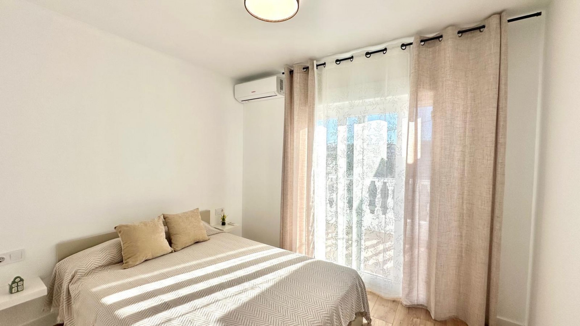 Sale - Town house -
Torrevieja - Estacion de autobuses